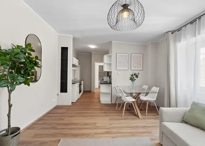 Modern I Near Center And Shopping Street Apartment